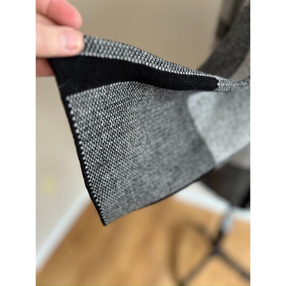 Rain + Rose turtle neck sweater in black and gray. Size XL. - Picture 3 of 8